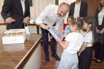 MİNİK &Ouml;ĞRENCİLERİ KABUL ETTİ