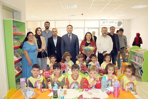MİNİKLERDEN &Ccedil;OCUK K&Uuml;T&Uuml;PHANESİ GEZİSİ
