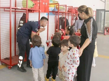 MİNİKLERDEN İTFAİYECİLERE ZİYARET