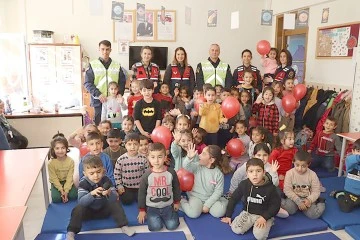 MİNİKLERE TRAFİK G&Uuml;VENLİĞİ EĞİTİMİ VERİLDİ