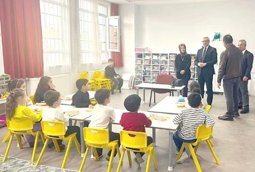 M&Uuml;D&Uuml;R CİĞER'DEN GAZZE ŞEHİTLERİ İLKOKULU'NA ZİYARET