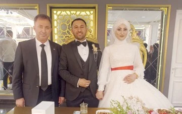 M&Uuml;D&Uuml;R &Ouml;KTEN&rsquo;İN MUTLU G&Uuml;N&Uuml;