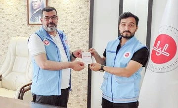 M&Uuml;FT&Uuml; DURMUŞ, KURBANINI T&Uuml;RKİYE DİYANET VAKFINA BAĞIŞLADI