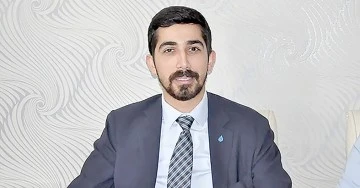 M&Uuml;JDECİ "MEMUR A&Ccedil;LIK SINIRINDA YAŞIYOR"