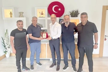 MUSTAFA DEMİR&rsquo;E ASKF&rsquo;DEN PLAKET