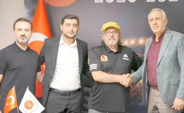 MUSTAFA REŞİT AK&Ccedil;AY'IN İMZA T&Ouml;RENİ GER&Ccedil;EKLEŞTİRİLDİ
