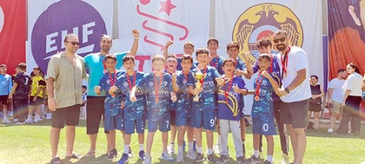 HENTBOL&rsquo;DA ULUSAL D&Uuml;ZEYDE B&Uuml;Y&Uuml;K BAŞARI