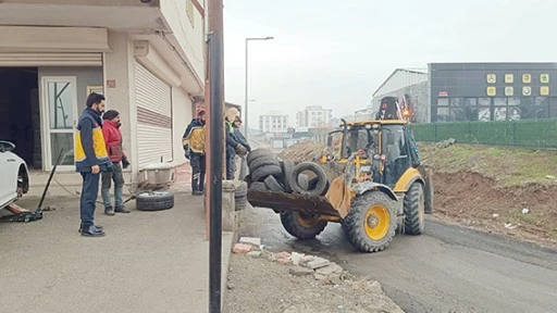 LASTİKLERİN TOPLANMASI VE GERİ D&Ouml;N&Uuml;Ş&Uuml;M&Uuml; S&Uuml;RD&Uuml;R&Uuml;L&Uuml;YOR