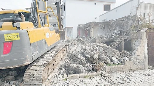 METRUK YAPILAR BİRER BİRER ORTADAN KALDIRILIYOR