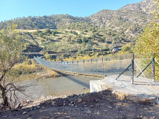 DERE ENGELİ AŞILDI, YOLÜSTÜ KÖYÜ GÜVENLİ GEÇİŞE KAVUŞTU