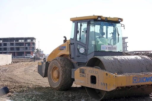 YOLLARDA GENİŞLETME &Ccedil;ALIŞMASI DEVAM EDİYOR