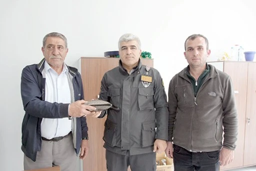 UNUTULAN ALTIN DOLU &Ccedil;ANTA SAHİBİNE TESLİM EDİLDİ