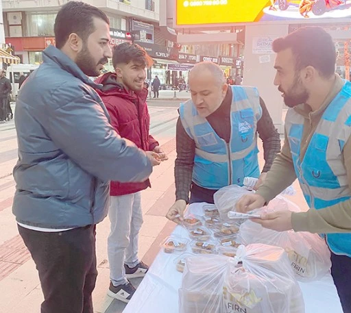 BELEDİYE’DEN BERAT KANDİLİNE ÖZEL SİMİT İKRAMI