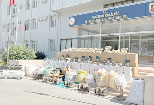 KAÇAKÇILIK OPERASYONU: BİNLERCE KAÇAK ÜRÜN ELE GEÇİRİLDİ