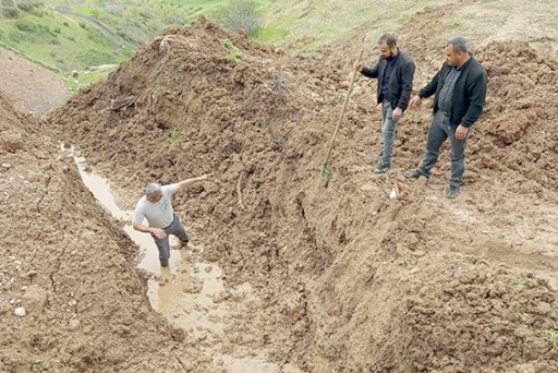 KOZLUK&rsquo;TA SAĞANAK YAĞIŞ SONRASI EKİPLER SEFERBER OLDU