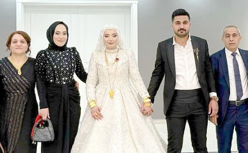 AYDIN VE SİYAH AİLELERİNİN MUTLU G&Uuml;N&Uuml;