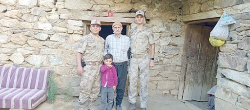 JANDARMA, YAŞLILARI UNUTMADI