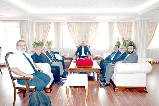 CUMHURBAŞKANI DANIŞMANLARINDAN VALİ CANALP&rsquo;A ZİYARET