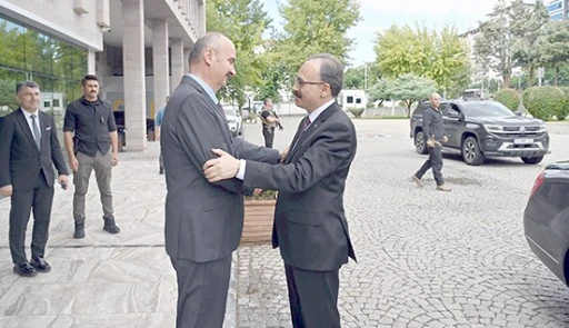 SİİRT VALİSİ KIZILKAYA&rsquo;DAN VALİ CANALP&rsquo;E ZİYARET