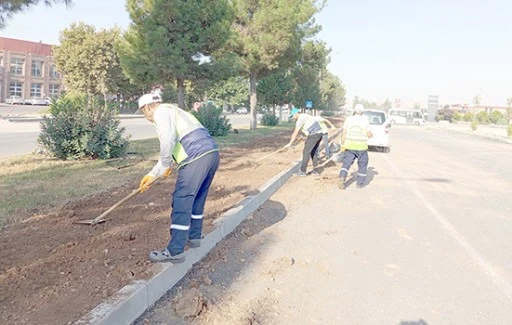 YENİ KAVŞAKLARDA YEŞİL ALAN HAZIRLIĞI