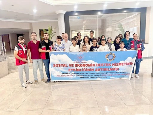 PROJEDEN FAYDALANAN &Ouml;ĞRENCİLER YEMEKTE AĞIRLANDI