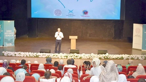 YAZ OKULU KAPANIŞ T&Ouml;RENİ YAPILDI