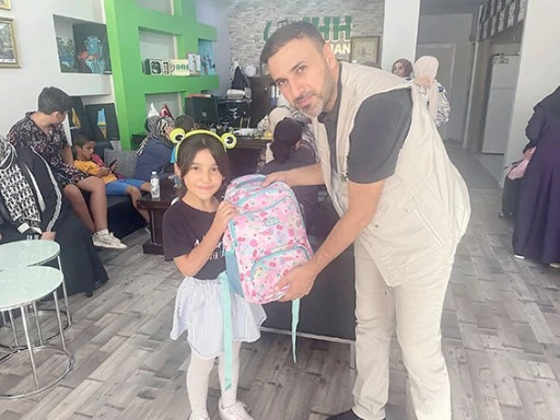 İHH&rsquo;DEN 650 YETİM &Ouml;ĞRENCİYE KIRTASİYE DESTEĞİ