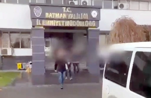 G&Ouml;&Ccedil;MEN KA&Ccedil;AK&Ccedil;ILIĞI OPERASYONU: 2 Ş&Uuml;PHELİ TUTUKLANDI