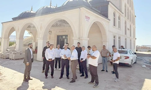 KOZLUK MERKEZ CAMİİ İNŞAATINDA &Ccedil;ALIŞMALAR S&Uuml;R&Uuml;YOR