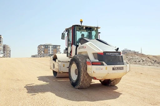 YENİ İMAR ALANLARINDA YOL &Ccedil;ALIŞMASI DEVAM EDİYOR