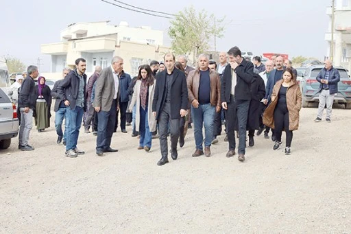 DEM’Lİ HEYET, ACILI AİLEYİ ZİYARET ETTİ