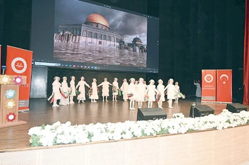 YAZ KUR&rsquo;AN KURSLARI KAPANIŞ PROGRAMI GER&Ccedil;EKLEŞTİRİLDİ