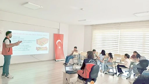 &Ccedil;OCUKLARA GIDA OKURYAZARLIĞI EĞİTİMİ VERİLDİ