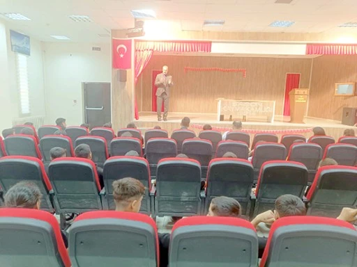 Y&Uuml;CEBAĞ&rsquo;DA &lsquo;OKUR-YAZAR BULUŞMALARI&rsquo; &Ouml;ĞRENCİLERLE UMUDA D&Ouml;N&Uuml;ŞT&Uuml;