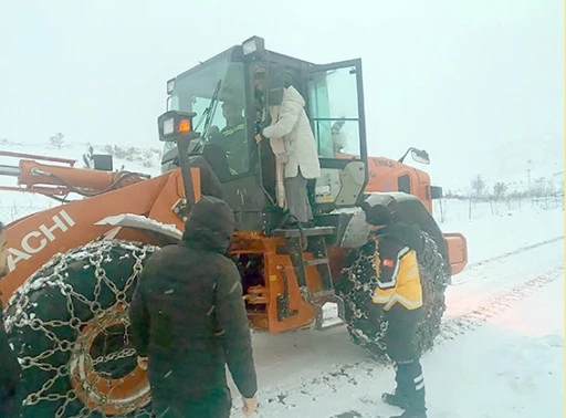 HAMİLE VATANDAŞ HASTANEYE ULAŞTIRILDI