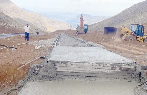 MERETO&rsquo;DA SAHA &Ccedil;ALIŞMALARI S&Uuml;R&Uuml;YOR
