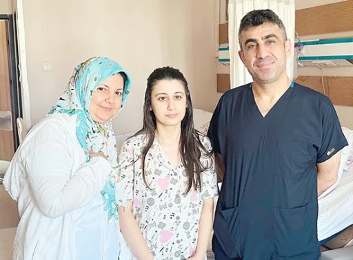 DOĞUŞTAN B&Ouml;BREK ANOMALİSİ KAPALI AMELİYATLA TEDAVİ EDİLDİ