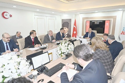 &Ccedil;AY KENARINDAKİ TESCİL DIŞI HAZİNE ARAZİLERİ KAYIT ALTINA ALINIYOR