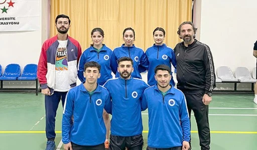 BAT&Uuml; BADMİNTON TAKIMI S&Uuml;PER LİGE Y&Uuml;KSELDİ