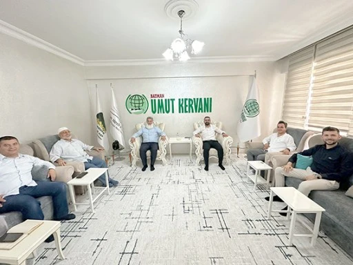 BAŞKAN ALTUN&rsquo;DAN UMUT KERVANINA ZİYARET