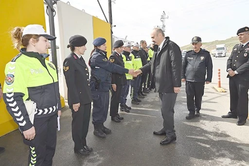 VALİ CANALP&rsquo;TEN UYGULAMA NOKTASI VE 112 ACİL &Ccedil;AĞRI MERKEZİNE ZİYARET