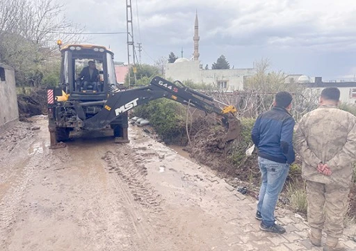 BEŞİRİ’DE YAĞIŞA HIZLI MÜDAHALE