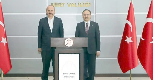 VALİ CANALP&rsquo;TAN SİİRT VALİSİ KIZILKAYA&rsquo;YA ZİYARET