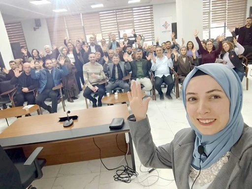 BATMAN'DAN MİLLİ TAKIMA İŞARET DİLİYLE ANLAMLI DESTEK