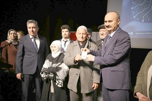 DEMANS VE ALZHEİMER HASTALARINA AKILLI TAKİP DESTEĞİ