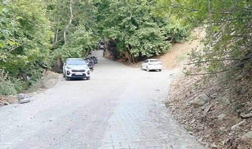 KINALI MESİRE ALANININ YOL PROBLEMİ &Ccedil;&Ouml;Z&Uuml;LD&Uuml;