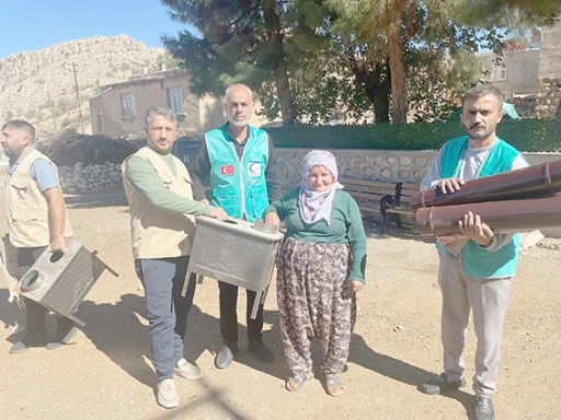 K&Ouml;YLERDE YAŞAYAN İHTİYA&Ccedil; SAHİPLERİNE SOBA YARDIMI