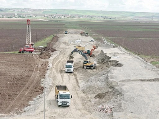 ULAŞIMI RAHATLATACAK DEV PROJEDE &Ccedil;ALIŞMALAR ARALIKSIZ S&Uuml;R&Uuml;YOR