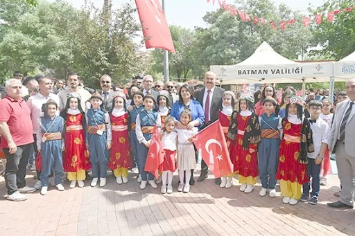 VALİ CANALP’TAN 23 NİSAN MESAJI