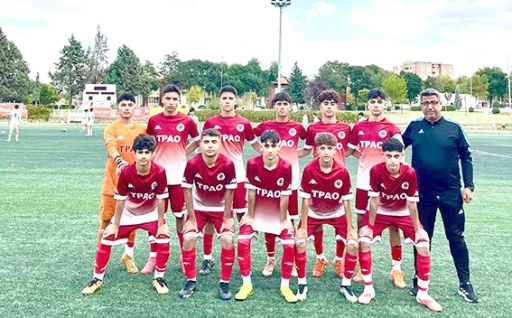 PETROLSPOR ALTYAPISI GELİŞİM LİGİNDE FIRTINA GİBİ ESİYOR